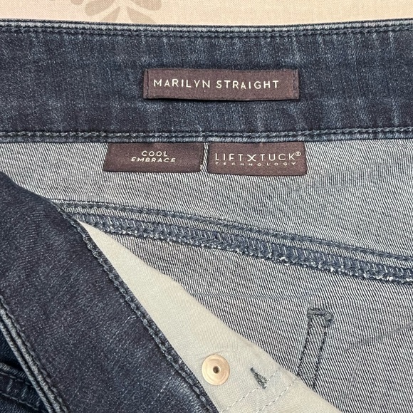 NYDJ Marilyn Straight Lift and Tuck Dark Wash Denim Cropped Capri Jeans Sz 16 - Picture 7 of 11